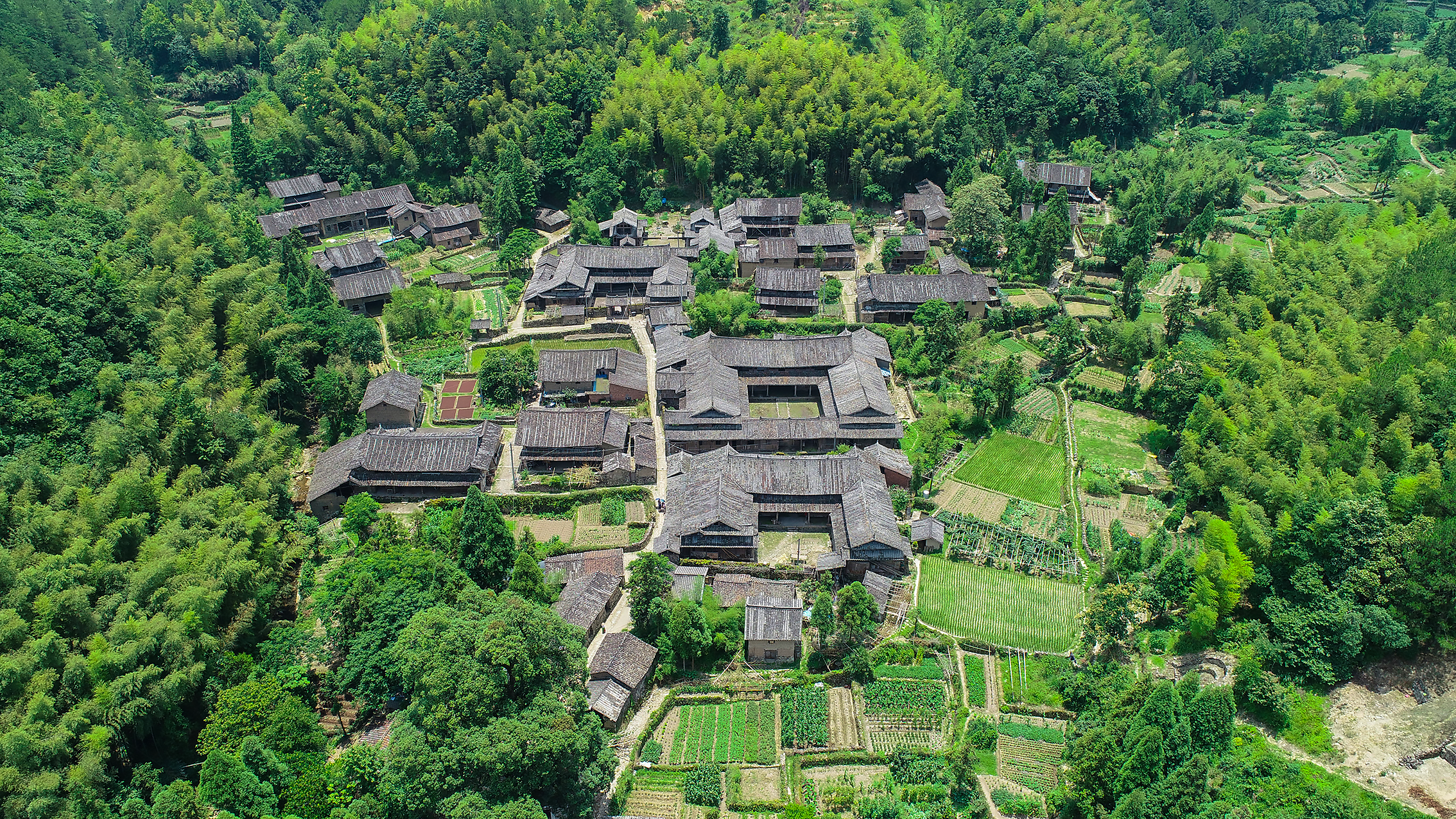 泰顺 报纸媒体 正文 距今已有700多年历史的徐岙底古村落是筱村镇